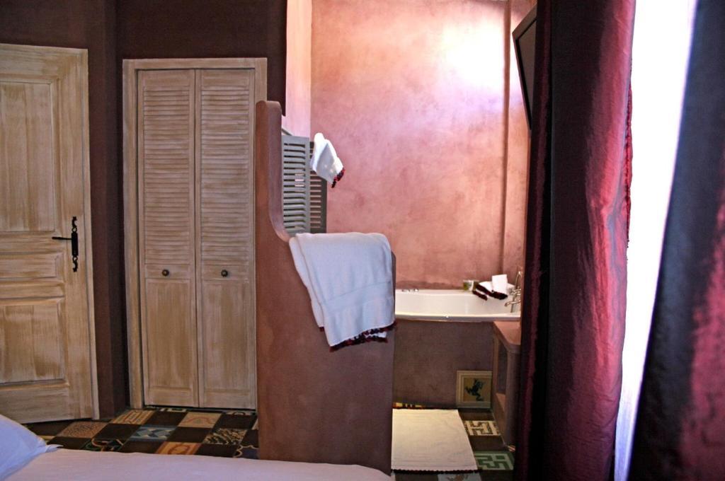 Отель Une Autre Maison Ньон Экстерьер фото